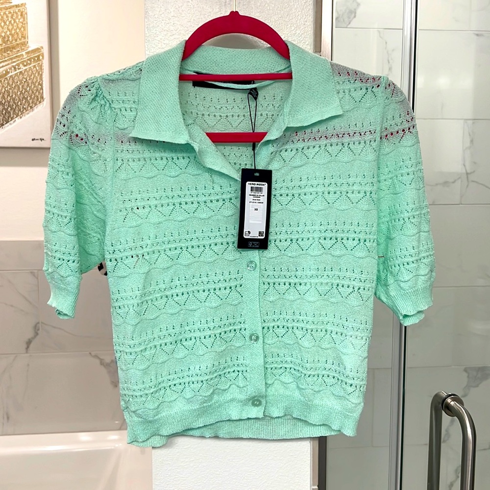 Lightweight Collared cardigan. New w tags!